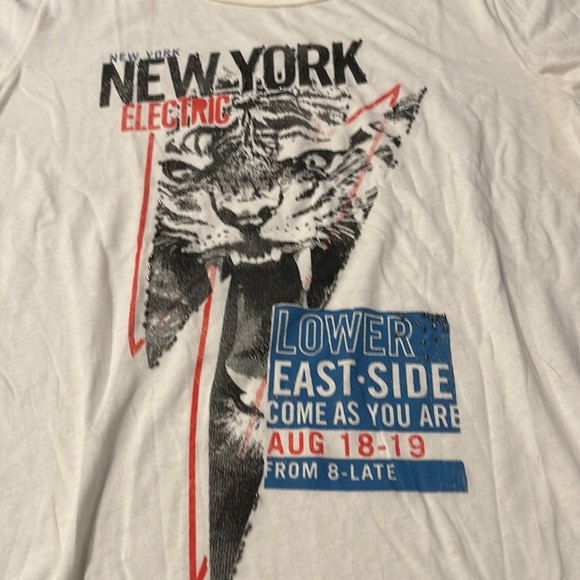 Abercrombie and Fitch Tiger tshirt - Picture 2 of 4